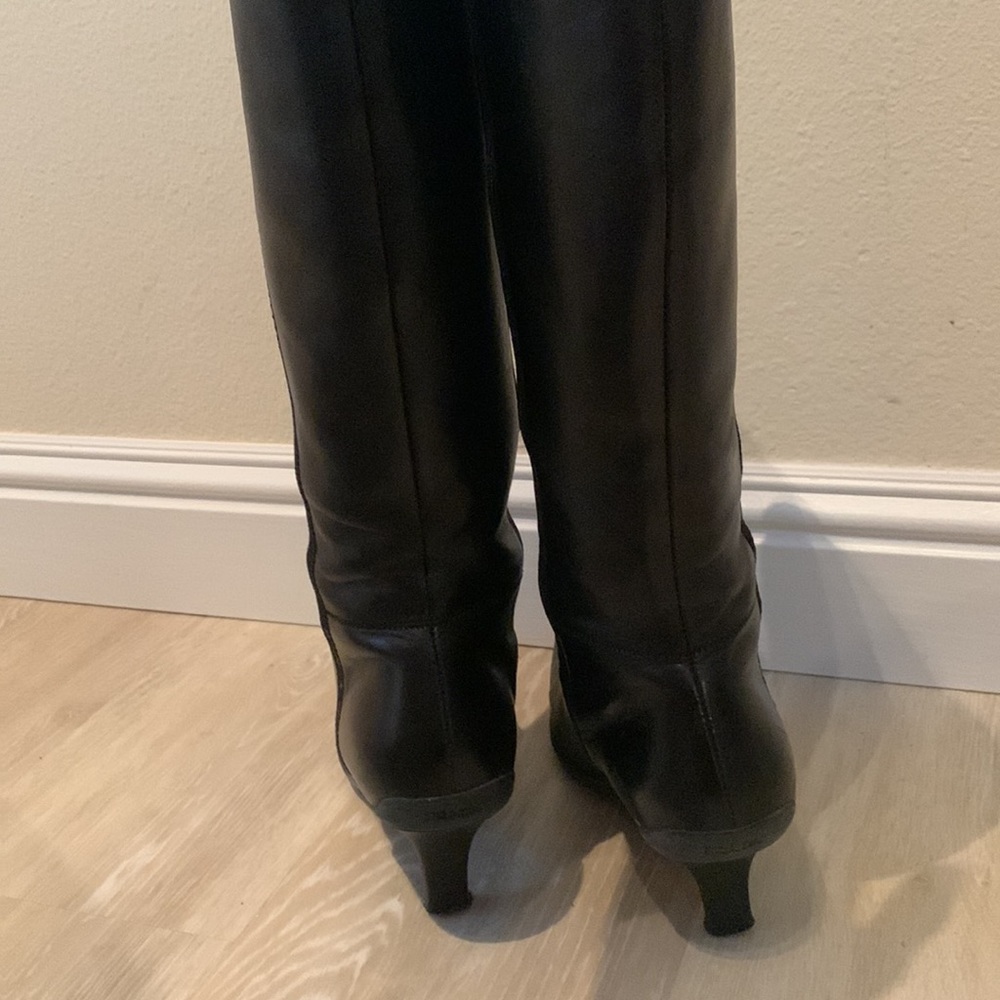 Prada soft leather zip up boots size 38 well maintained - Picture 5 of 8